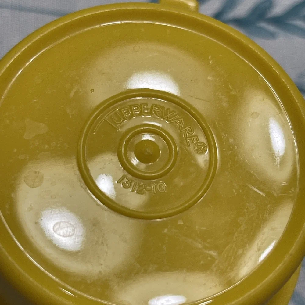 Vintage Tupperware‎ 1312-10 Stacking  Yellow Mug W/Brown Lid Coaster 1313-4